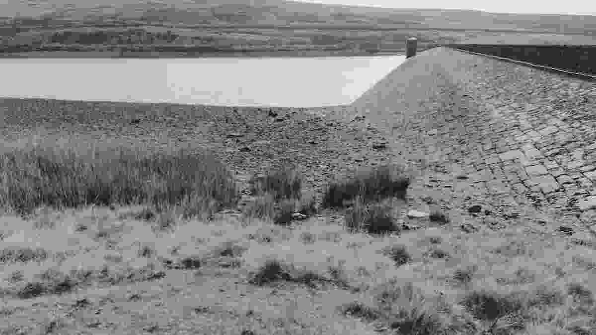 The circle is just by the dam of the middle reservoir